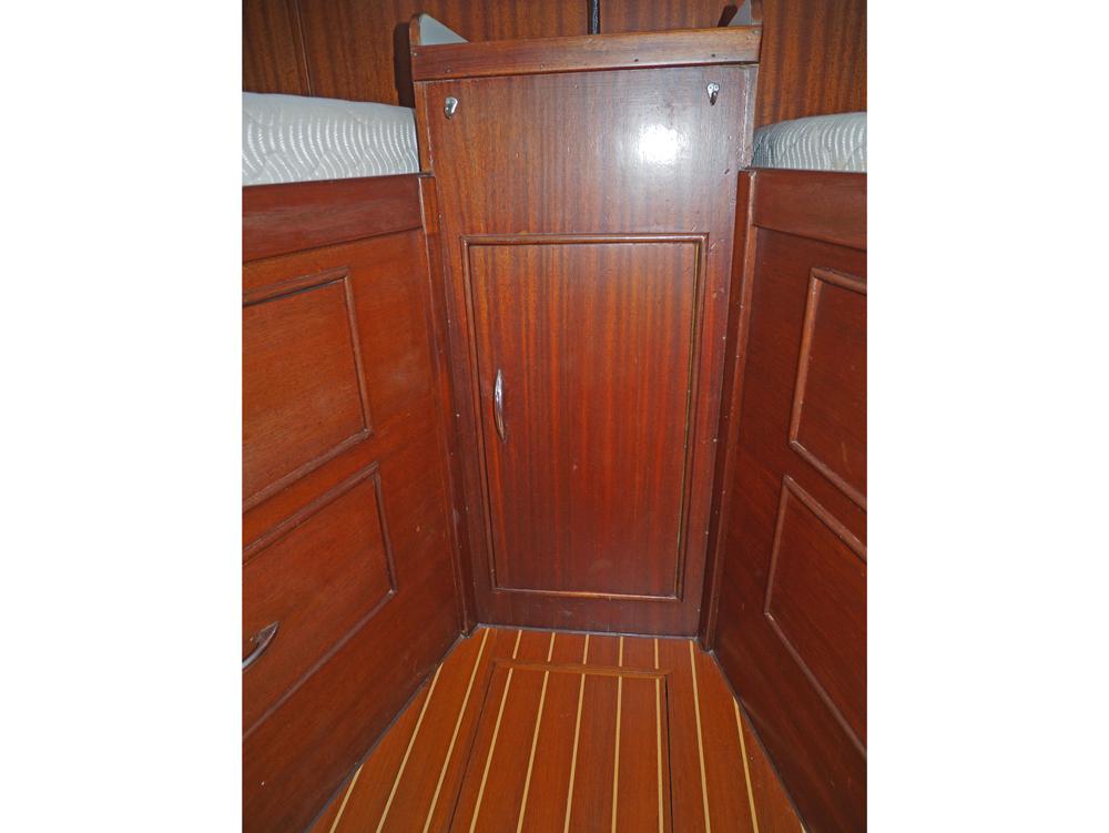 Cabin en avant, H&eacute;bergements